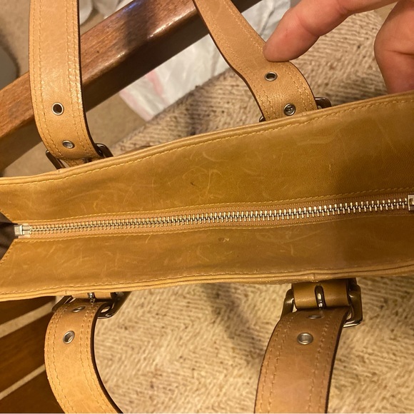 Coach authentic leather purse used very little, like new inside and outside. - Picture 4 of 15